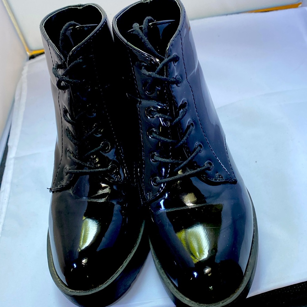 Wanted brand, Black Patent Leather ankle boots, sz 7.  Scuffs barely noticeable